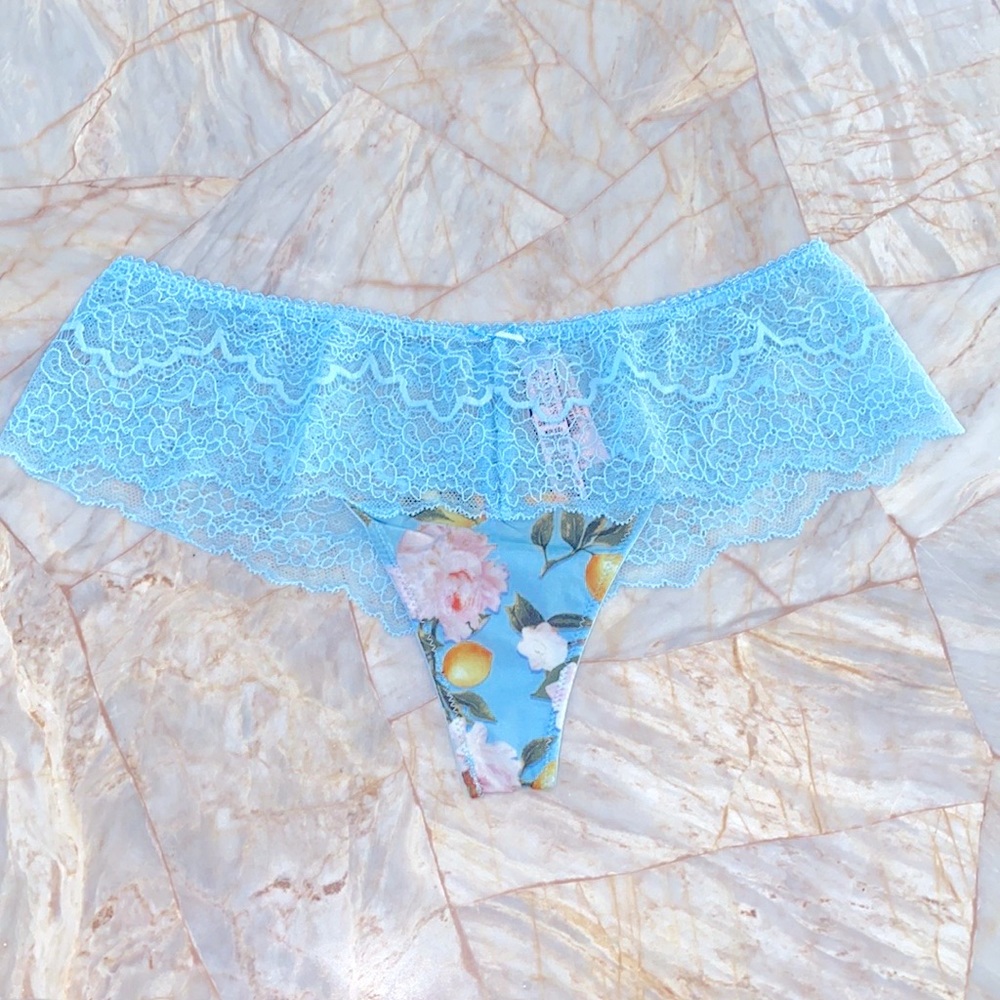 VS DREAM ANGELS Floral Lace Hipster Thong Panty Small